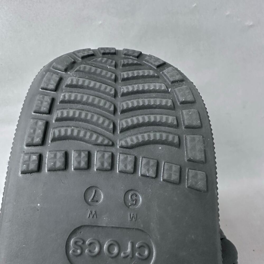 Crocs Furever Crush Platform Clog in Black Plush Women's Size 7 Mens Size 5 - Picture 12 of 15